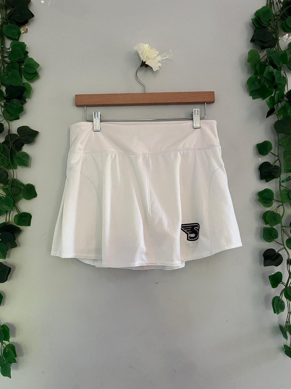 adidas White Circle Skater Tennis Skirt with Logo Patch